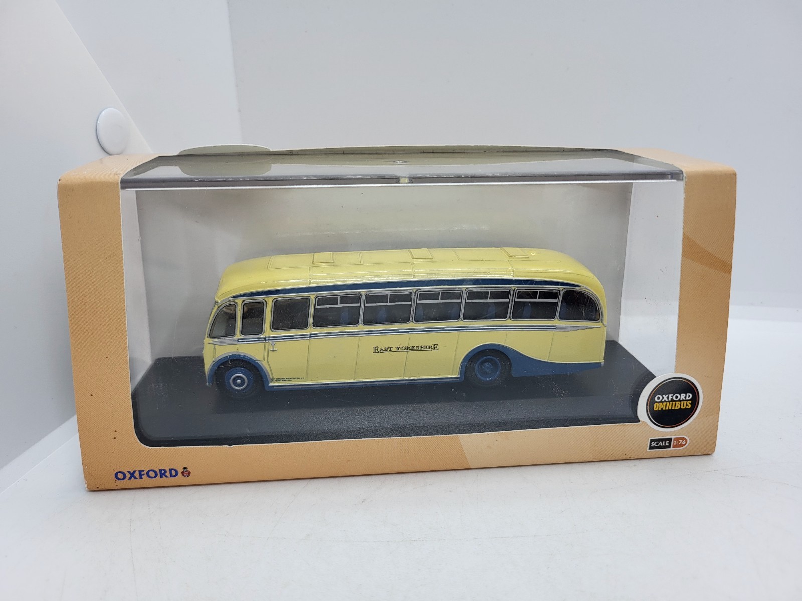 76BI003 Oxford Diecast OO Beadle Integral East Yorkshire