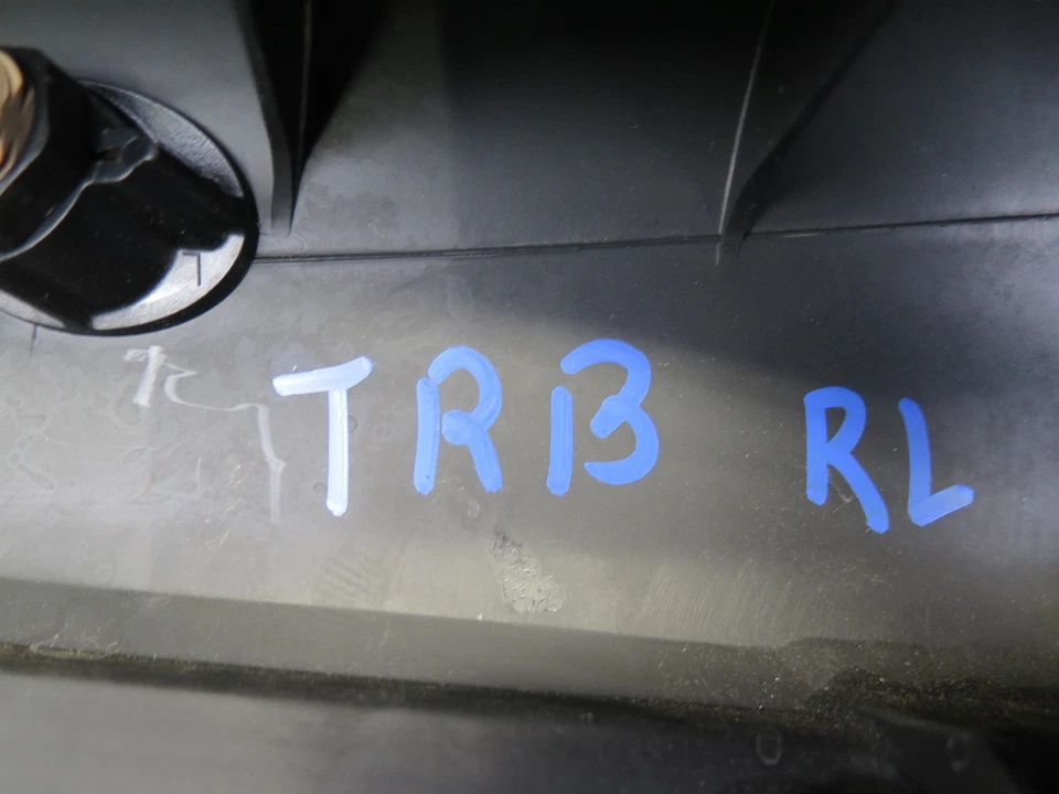 01-03 BMW E46 330ci CONVERTIBLE TRASERO IZQUIERDO LATERAL EMBELLECEDOR CUBIERTA BEIGE 8240789 OEM Foto 2 de 4