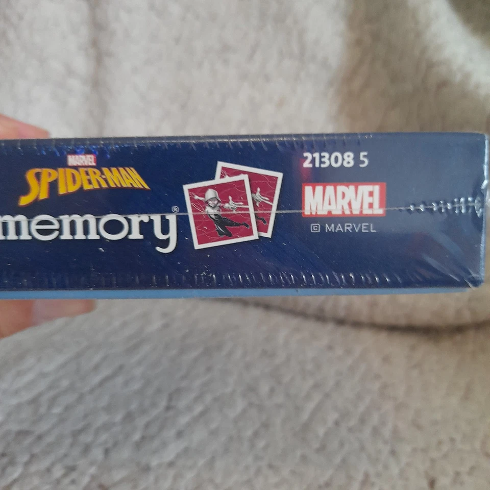 Ravensburger Marvel Spiderman Mini Memory Game - Matching Picture Snap Pairs - Image 4 of 4