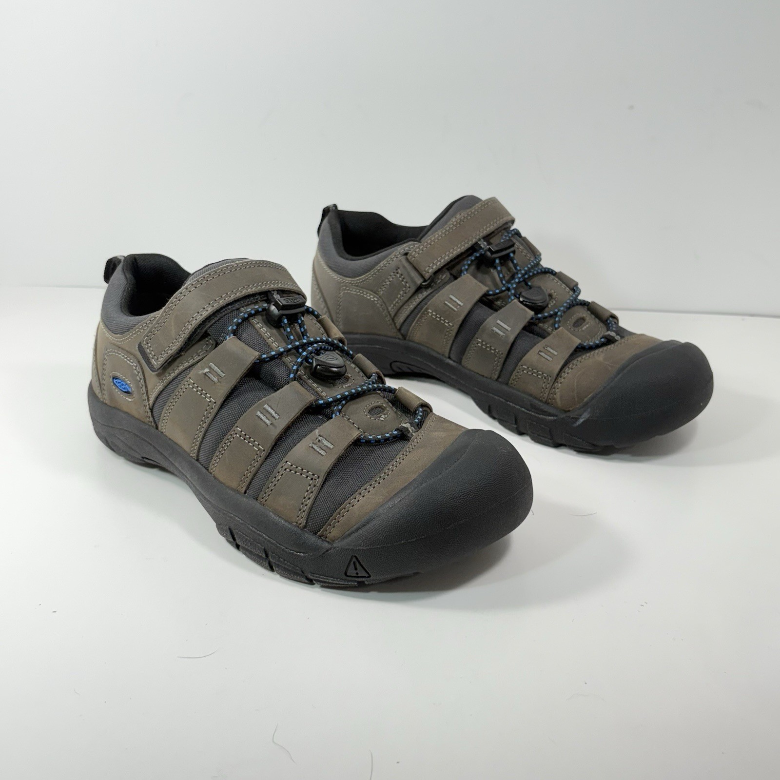 Scarpe da trekking Keen punta chiusa taglia 7 pelle marrone Newport 1025502 gancio N anello