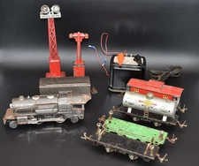 Lionel "O" Gauge Train lot ~ Transformer, Tender, Caboose, Flat Cars & Lights