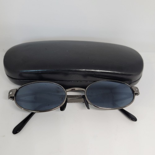 Occhiali da sole vintage Guess lente look Lennon blu, montatura in metallo con custodia in pelle - Foto 14 di 15