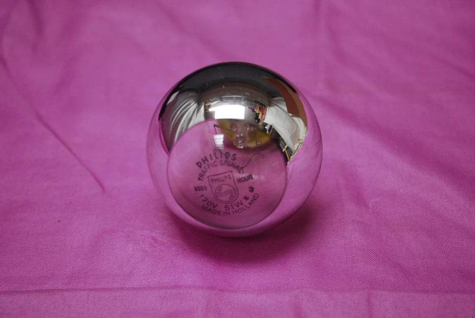 Philips 51A19/RR/TS Ring Reflector Traffic Signal Bulbs 51W/120V 20 Bulbs S4727 - Image 4 of 4