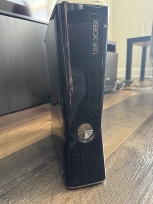 Microsoft Xbox 360 S Gaming Console and Kinect - Black Controller MissingBattery