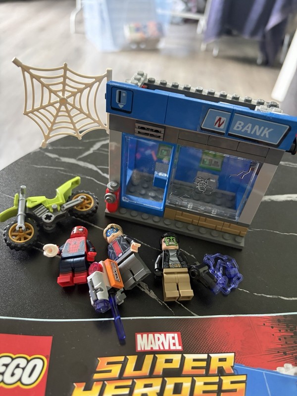 LEGO Marvel Super Heroes ATM Heist Battle Set 76082 Spiderman
