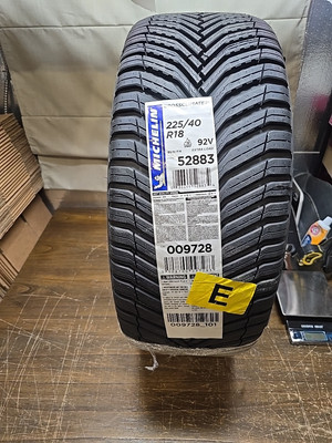 MICHELIN CrossClimate2 225/40R18XL 92V (Quantity of 1) | eBay