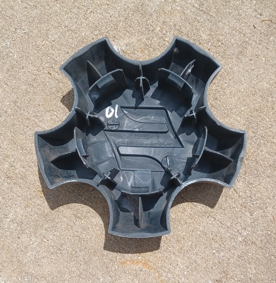 Tapa central Suzuki Grand Vitara, negra, 2006-2013 número de pieza PA66 GF30 01 Foto 3 de 3