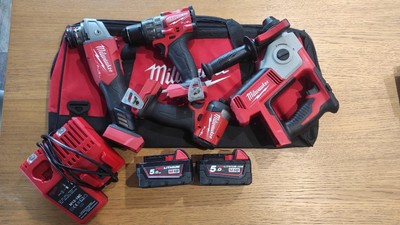 Milwaukee M18 FUEL Werkzeugset komplett mit Akku Ladegerät und Tasche 