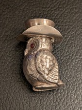 STUNNING NOVELTY SOLID SILVER MATCH SAFE VESTA CASE IN THE FORM OF A OWL CHICK