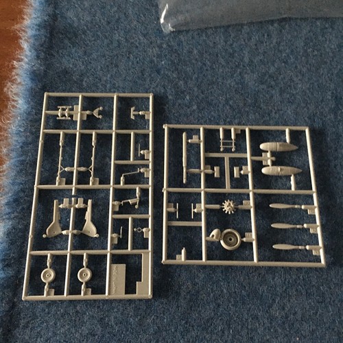 1/72 Hasegawa Focke Wulf Fw190A-8 (AP3 51303) Two Model Kits (1 Started) - Picture 14 of 18