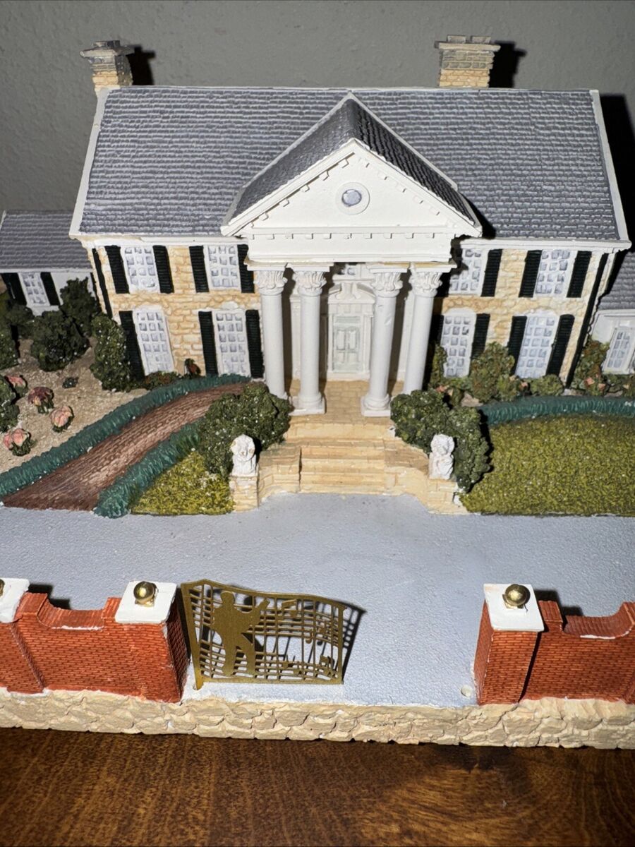 Elvis Presley Graceland Mansion Music Box - Plays “Love Me Elvis Presley Graceland Mansion Music Box - Plays “Love Me