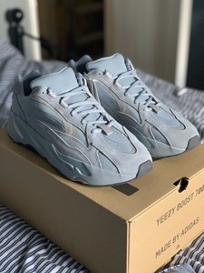yeezy inertia 3m