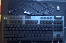 Logitech G915 TKL RGB Wireless Gaming Keyboar...