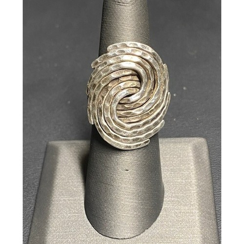 925 Sterling Silver Hammered Pattern Swirl Ring Size 7.5 Unknown Factory Estate