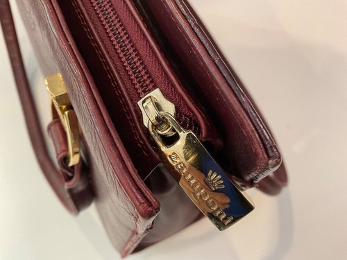 Sac fourre-tout Zamponi bordeaux rouge crocodile en relief quincaillerie dorée fermeture éclair femmes - Photo 5/8