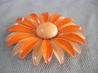 Retro Vintage Huge Daisy Pin MCM Groovy Flower Power 1960's 1970's Mod