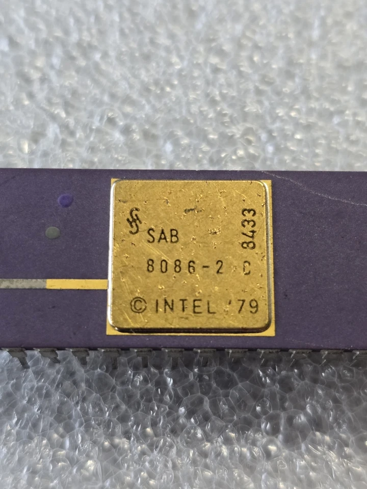 Vintage, Intel 8086 CPU, 1979, seltenes Sammlerstück Mikroprozessor, lila Keramik - Bild 2 von 3