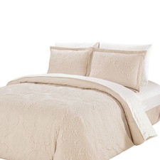 Sculptured Flower 3 pc Quilt Set