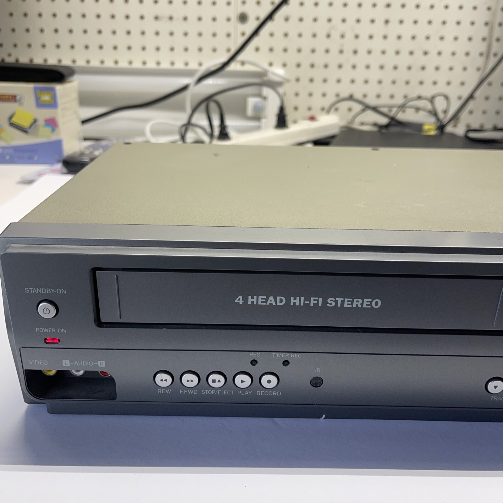 Magnavox DV225MG9 DVD Player & HiFi VHS Recorder VCR Combo w/Remote