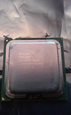  	Intel 2004 pentium d 920 sl88t2.8ghz/2m/800/05a  l517b135  Vintage
