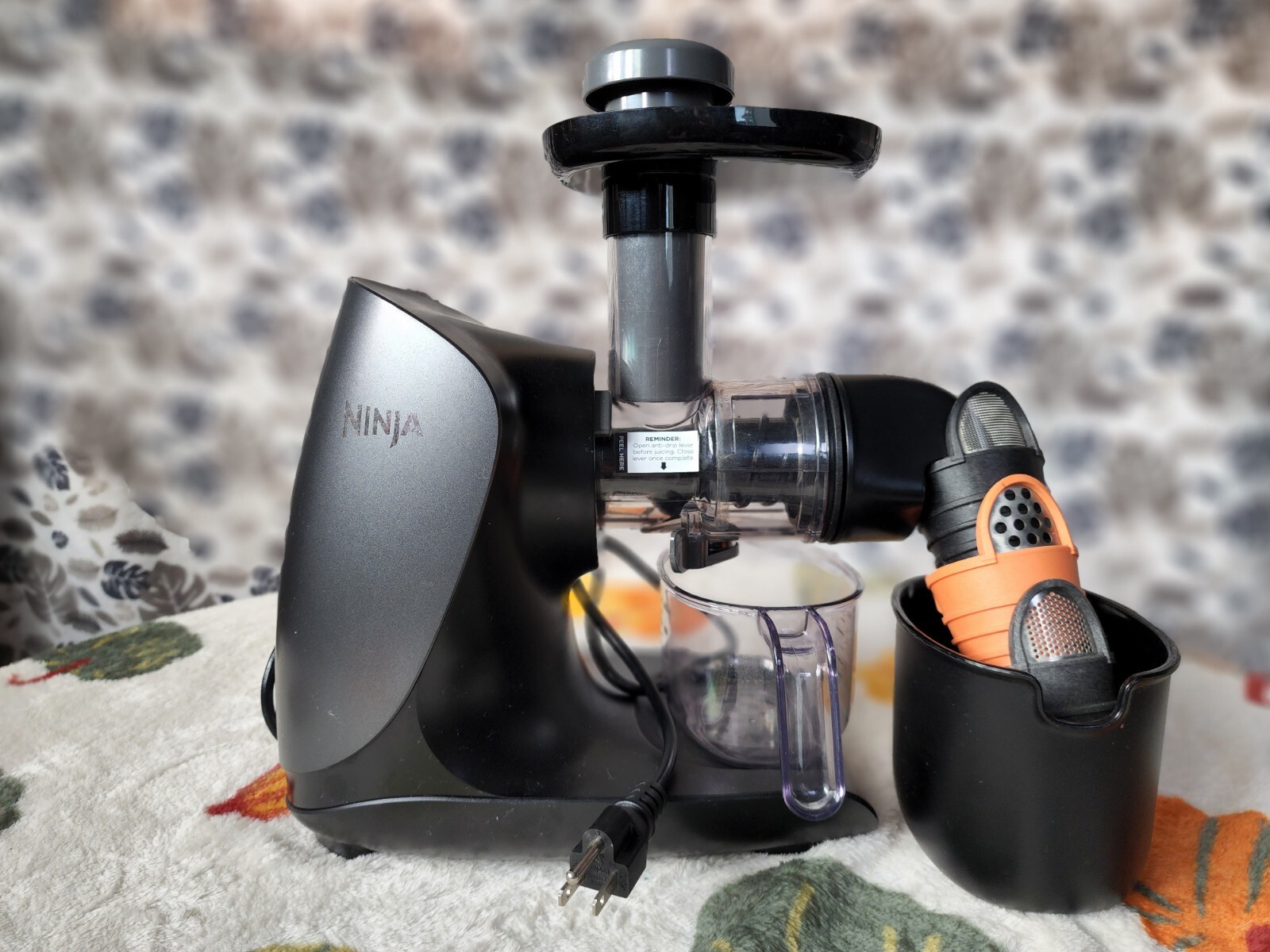 Ninja Cold Press Juicer Pro - Graphite (JC101)