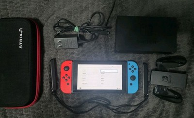 Nintendo Switch HAC-001 With Carry Case 32 GB Console Red Blue JoyCon Video Game