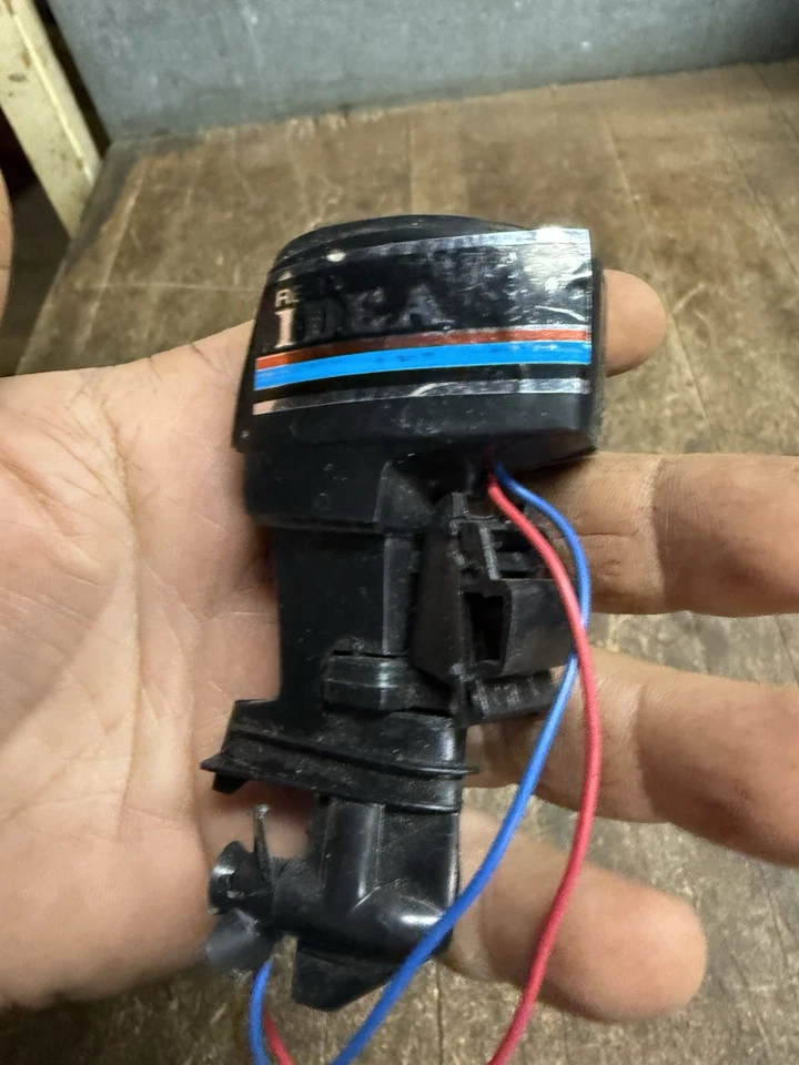 Vintage RE 14 55 Idea R/C Toy Model Scale Boat Electric Battery Outboard Motor - Image 3 of 4