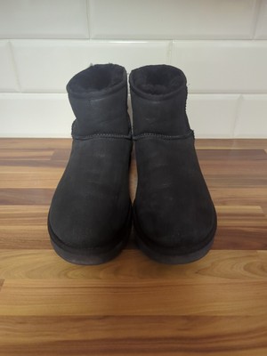 UGG Unisex Classic Mini Stiefel Schwarz Größe 10
