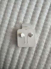Apple EarPods with Lightning Connector   White Wired Headphones Genuine