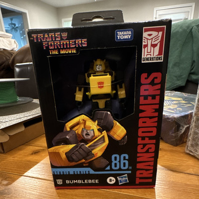 Hasbro Transformers Studio Series 86-29 Bumblebee Action Figure Transforming Car