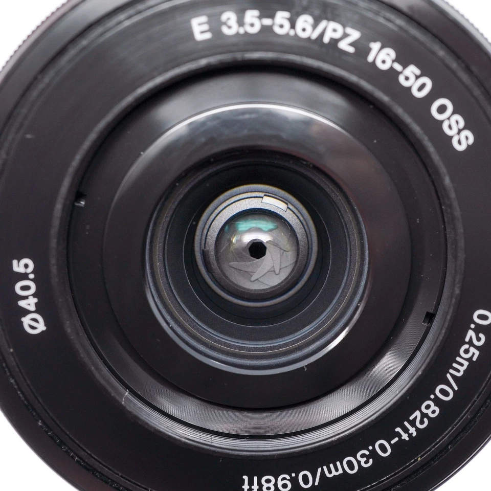 Sony E 16-50mm f/3.5-5.6 OSS PZ Zoom Lens - Great Condition - Image 3 of 4