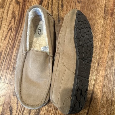 UGG Ascot Men's Slippers Size 10 Chestnut Suede Sheepskin Lined Slip On