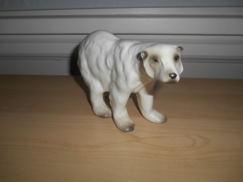 Vintage Victoria Ceramics POLAR BEAR Figurine 6.5" x 3.75" Japan Tagged - Picture 2 of 11