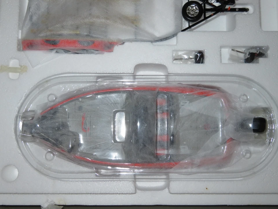 #8 DALE EARNHARDT JR.LOONEY TUNES 2002 NITRO BOAT & TRAILER ACTION 1:24 3320 LE - Image 4 of 4