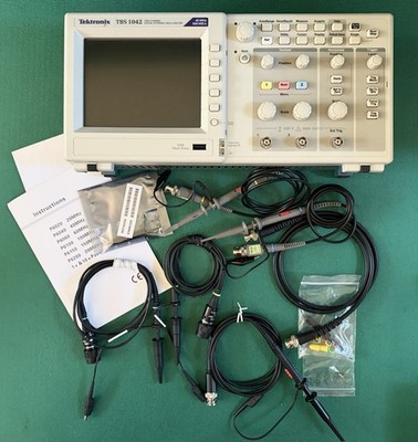 Tektronix TBS1042 Digital Storage Oscilloscope with Carry Bag, 40MHz 500MS/s