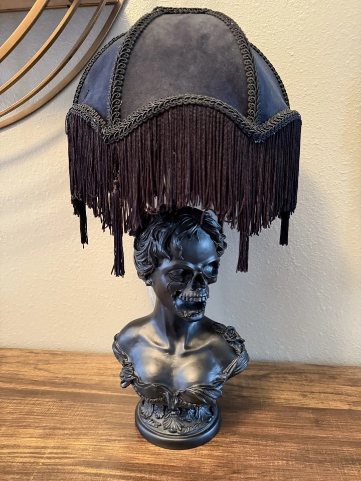 Gótico Halloween Negro Esqueleto Busto Niña Lámpara Flecos Pantalla Espeluznante Mesa Nuevo Foto 2 de 4