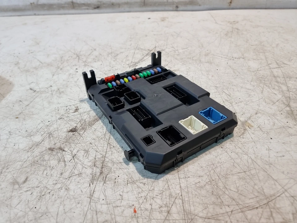 Peugeot 207 BCM Body Control Module Unit 1.6 Petrol 2012 Facelift OEM 9666952080 - Image 2 of 4