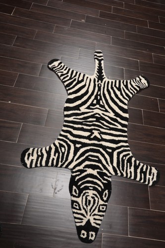 Zebra Handmade 100% Wool Novelty/Animal Oriental Area Rug Black 3' x 5' - Picture 3 of 5