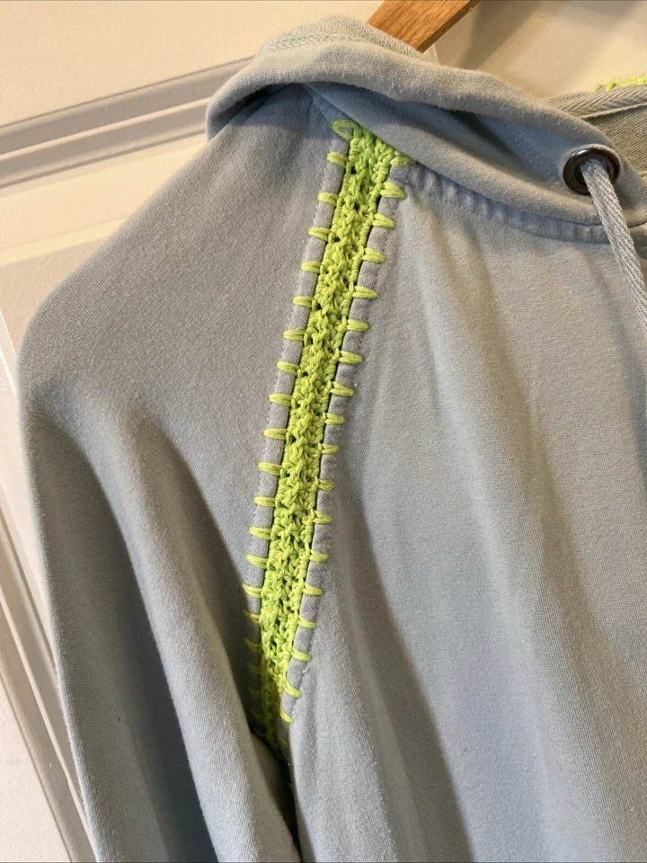 Jaqueta com capuz Evy’s Tree com zíper Lt azul neon ponto de crochê feminina tamanho G menina macia - Imagem 2 de 4