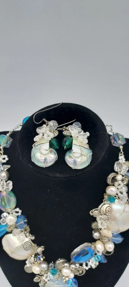 Collar SeaShore Passion de diseñador con pendientes, racimo de perlas de cristal SeaShell Foto 3 de 4