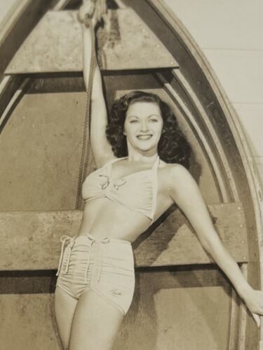 YVONNE DE CARLO Original Vintage c1940’s Sepia 5x4.25” Photograph~Nautical Theme - Picture 3 of 3