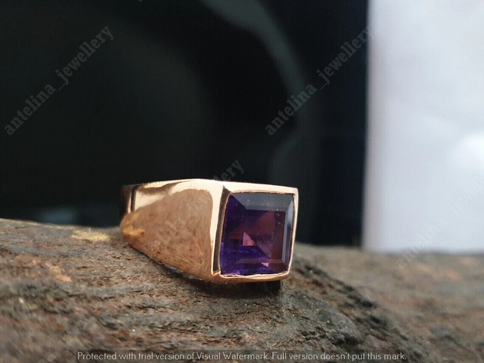 Anillo para hombre de amatista púrpura simulado corte esmeralda de 5 quilates enchapado en oro de plata 925 Foto 2 de 4