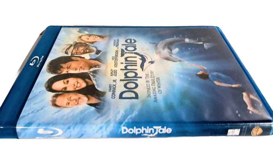 Dolphin Tale: Blu-ray + DVD + Digital W/Slipcover Excellent Cond Free Ship - Image 3 of 4