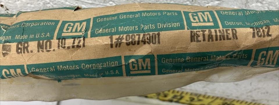 New OEM GM RH Rail Retainer Channel 9874901 1971-1981 Chevrolet Camaro (Bin110) - Image 4 of 4
