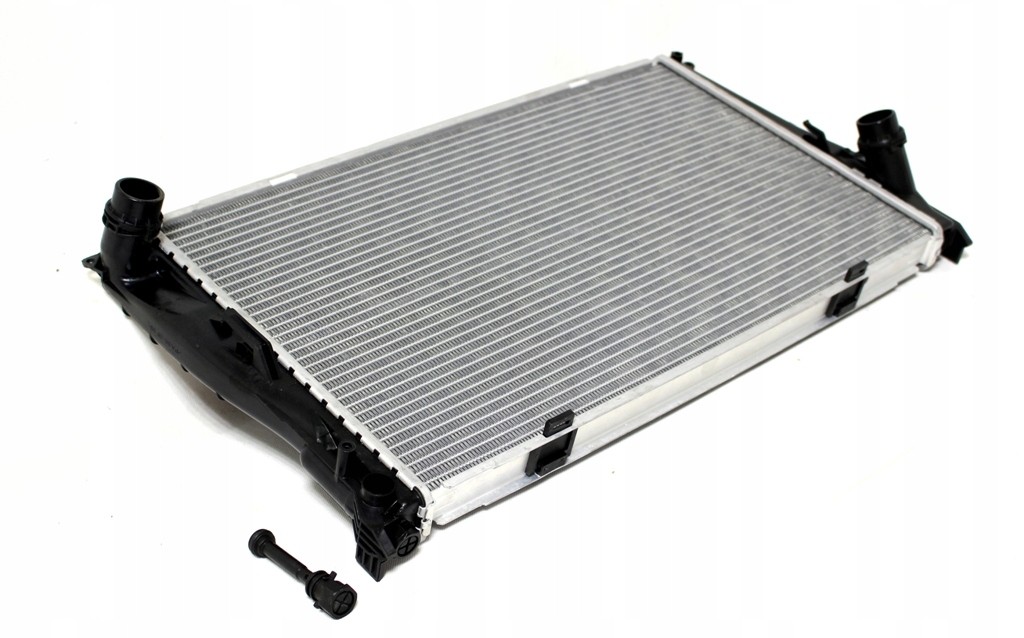 Radiateur moteur eau pour BMW Serie 1 et 3 châssis E87 E90 E84