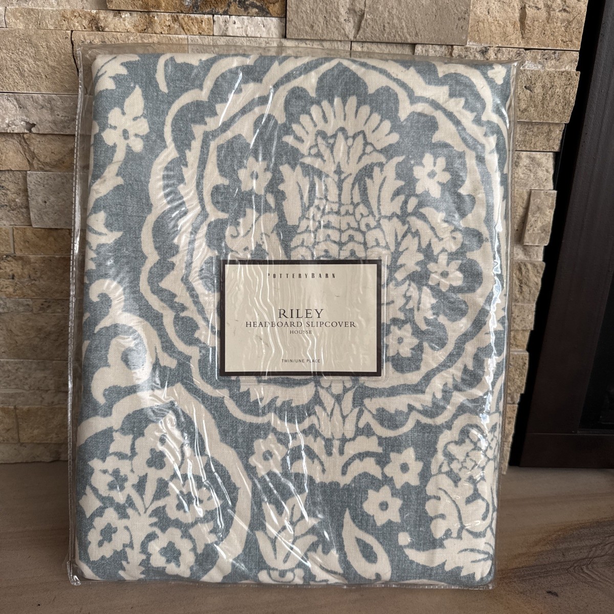 【ハワイ購入品・未開封】POTTERYBARNベッドカバー ツイン Pottery Barn Riley Twin Headboard Slipcover Blue Cream Pattern NEW
