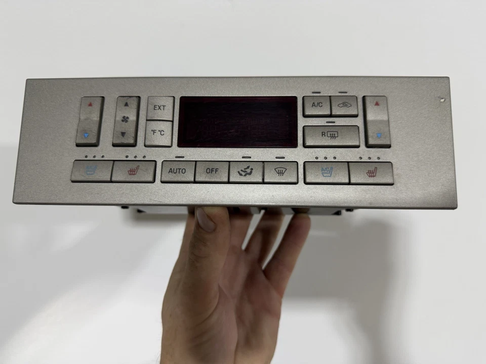 03-06 Lincoln Navigator Climate Control Assembly Oem Used 6L74-18C612-BA - Image 4 of 4