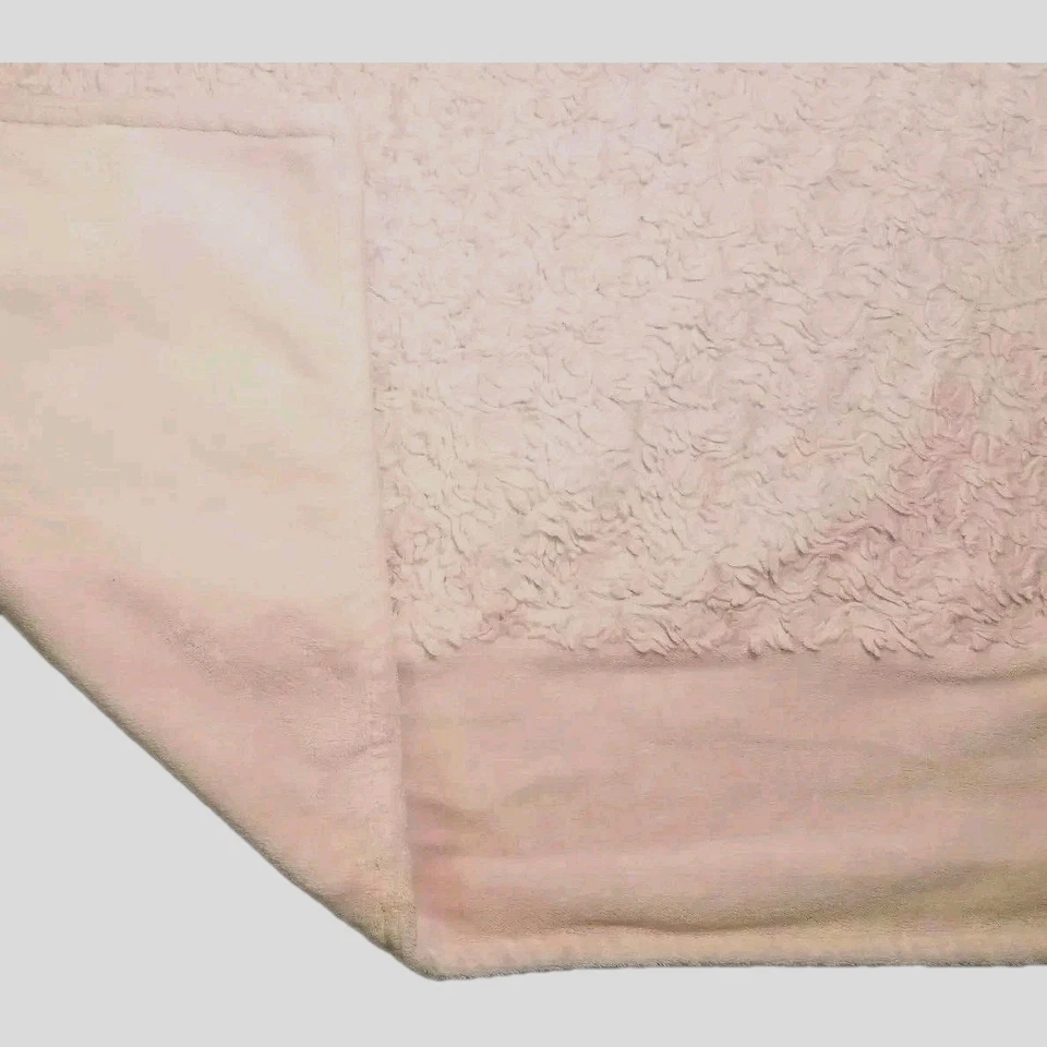Детское одеяло Somersault розовое плюшевое с завитками пушистое широкая атласная отделка 28x35 - Изображение 3 из 4