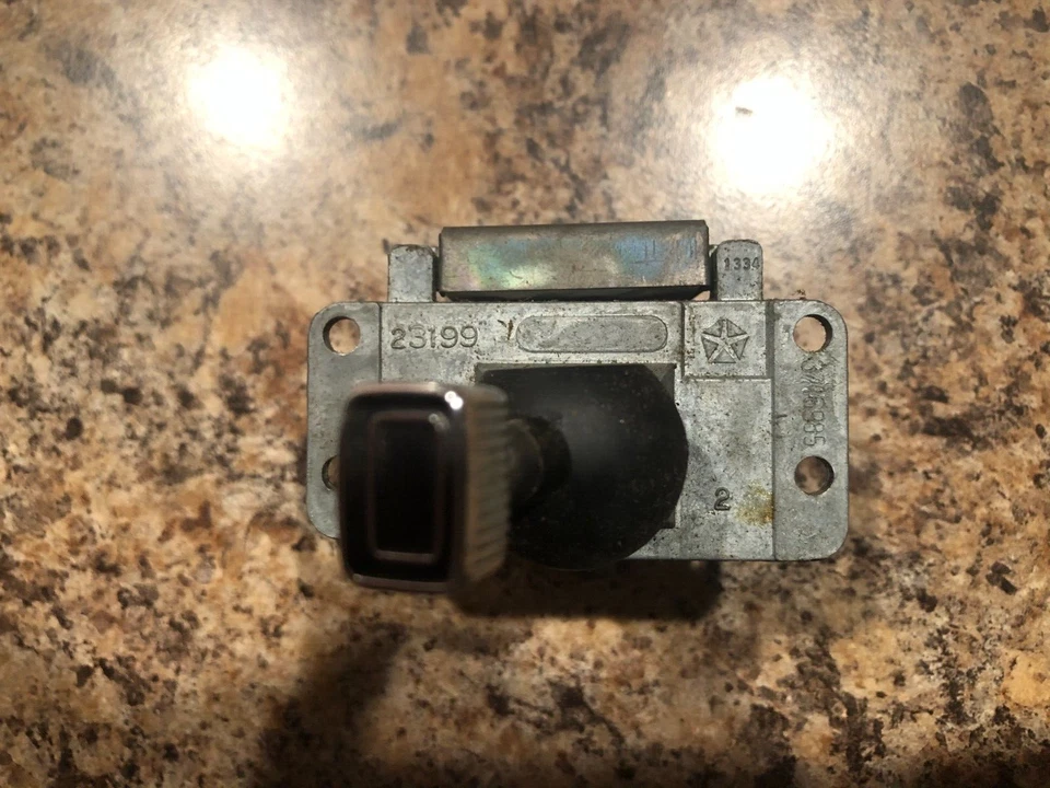 Nuevo de Lote Antiguo Mopar 3 Velocidades Limpiaparabrisas/Interruptor de Lavadora 1974 Chrysler Newport & Custom 3746985 Foto 2 de 4