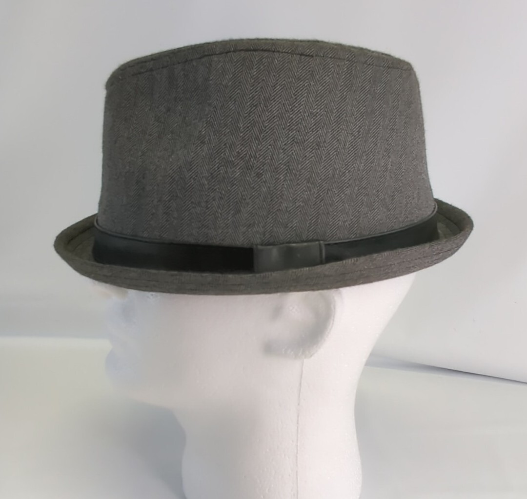 Fedora Gray And Black Herring Bone Size Sm Boys 14 Plus-image